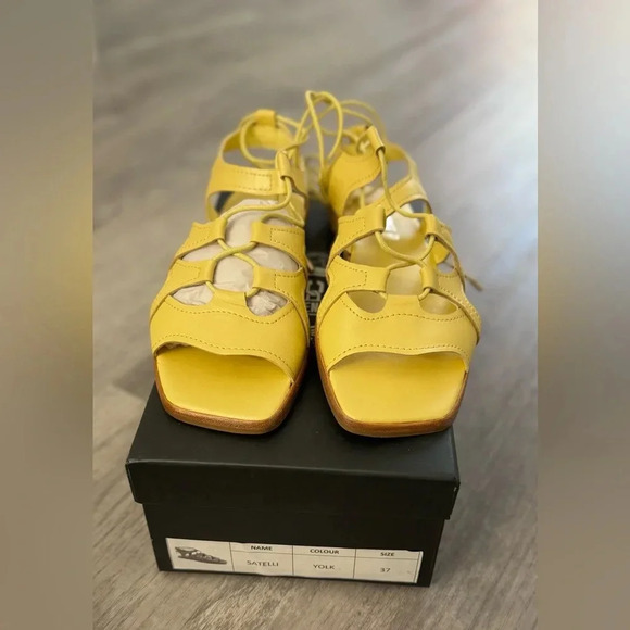 NWT Anthropologie Silent D Gladiator Satelli Tie Up Sandals Leather Upper Yellow - Picture 2 of 7
